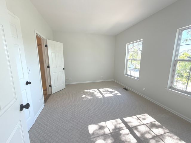 3299 Stratford Court 2A, Lake Bluff, IL 60044