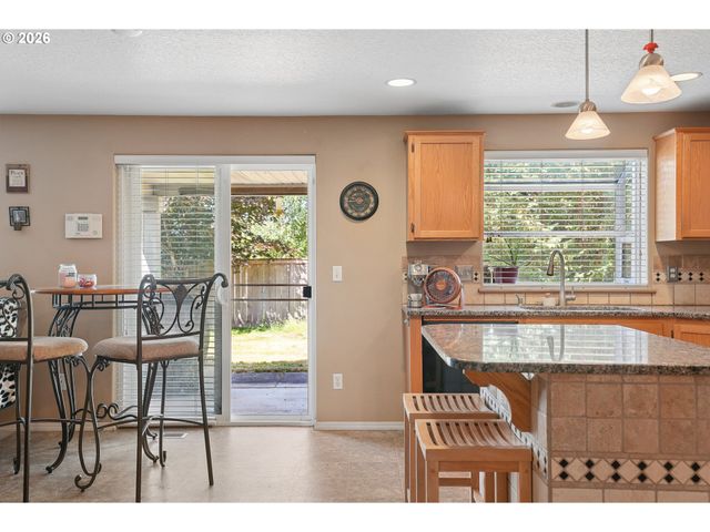 228 E 17TH Pl, La Center, WA 98629