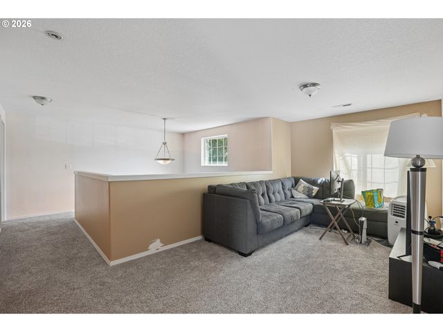 228 E 17TH Pl, La Center, WA 98629