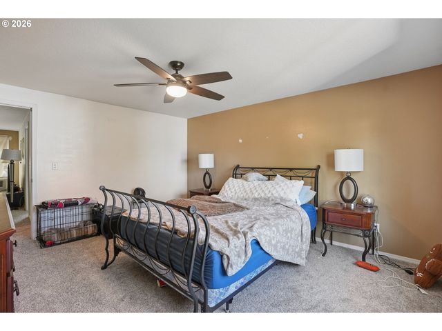 228 E 17TH Pl, La Center, WA 98629