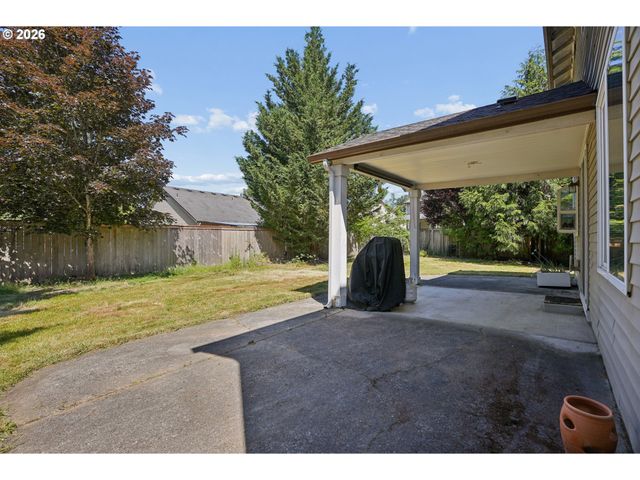 228 E 17TH Pl, La Center, WA 98629