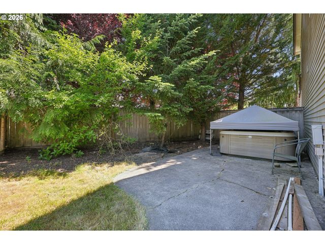 228 E 17TH Pl, La Center, WA 98629