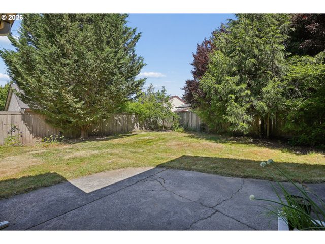 228 E 17TH Pl, La Center, WA 98629