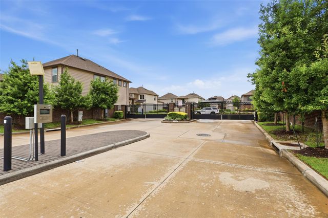 4028 Starbright Street, Houston, TX 77018