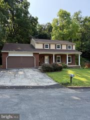 256 TRI HILL RD, York, PA 17403