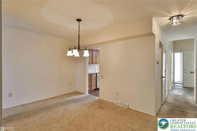 329 Carver Drive, Bethlehem City, PA 18017