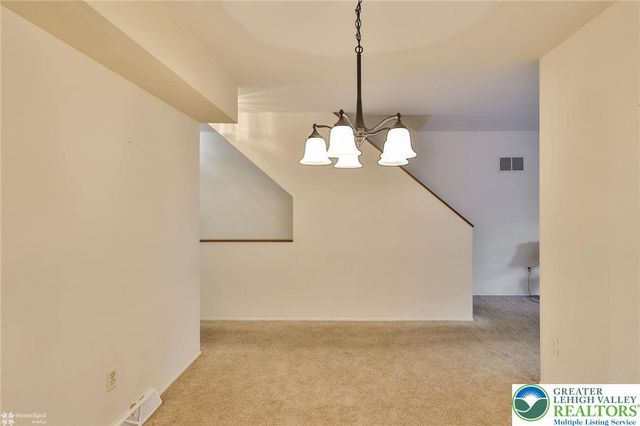 329 Carver Drive, Bethlehem City, PA 18017