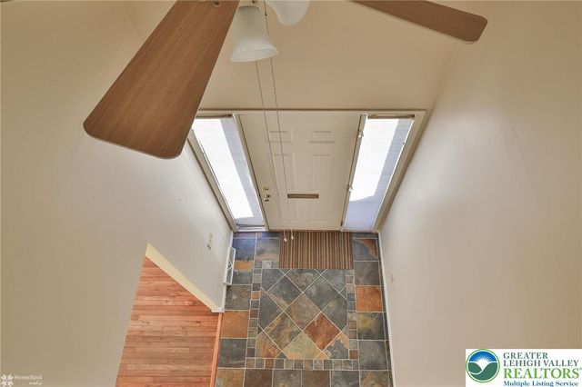 329 Carver Drive, Bethlehem City, PA 18017