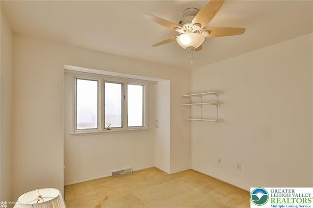 329 Carver Drive, Bethlehem City, PA 18017