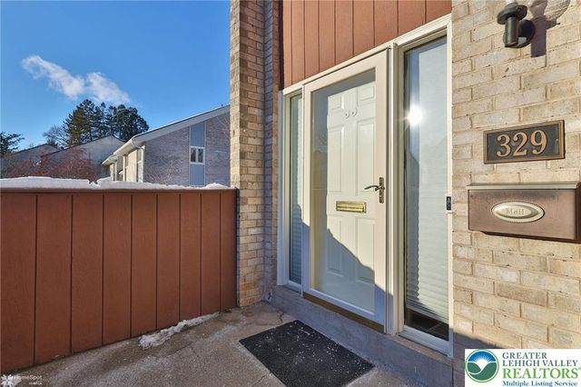 329 Carver Drive, Bethlehem City, PA 18017