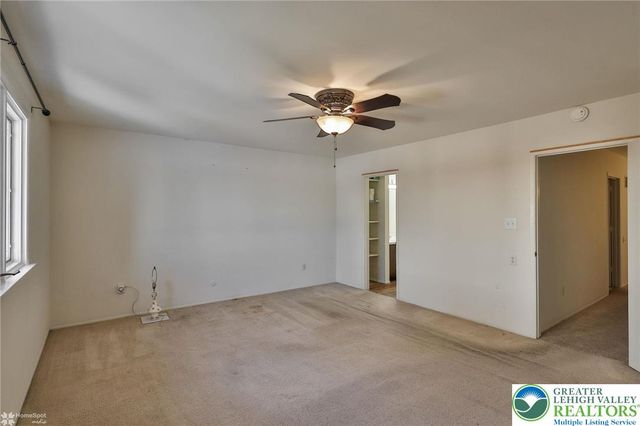 329 Carver Drive, Bethlehem City, PA 18017