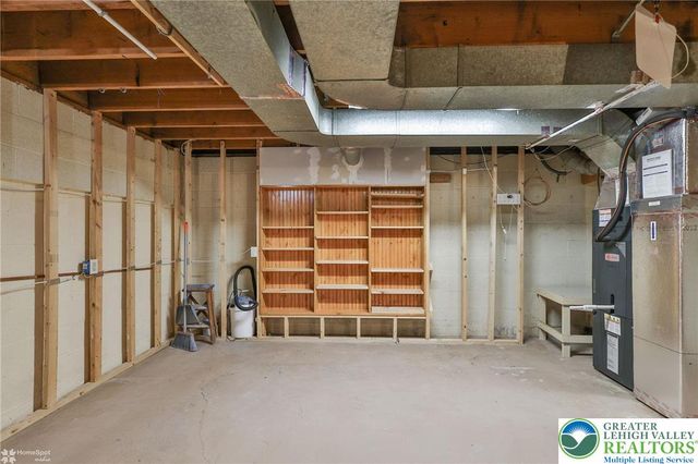 329 Carver Drive, Bethlehem City, PA 18017