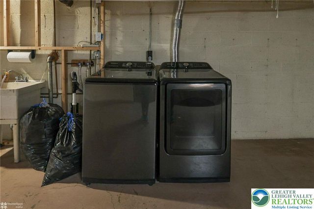 329 Carver Drive, Bethlehem City, PA 18017