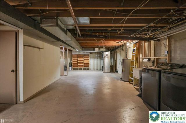 329 Carver Drive, Bethlehem City, PA 18017