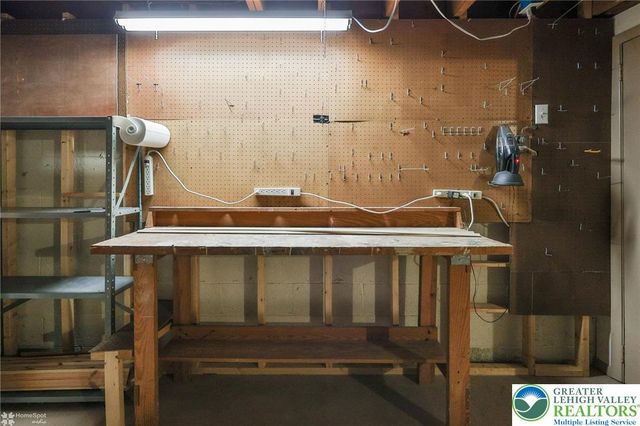 329 Carver Drive, Bethlehem City, PA 18017