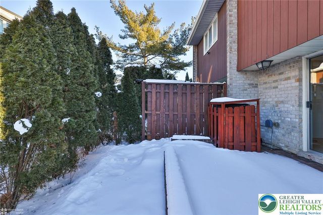 329 Carver Drive, Bethlehem City, PA 18017