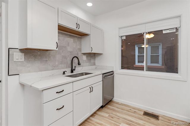 3297 Taylor Street, Detroit, MI 48206