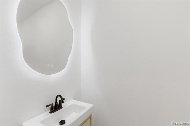 3297 Taylor Street, Detroit, MI 48206