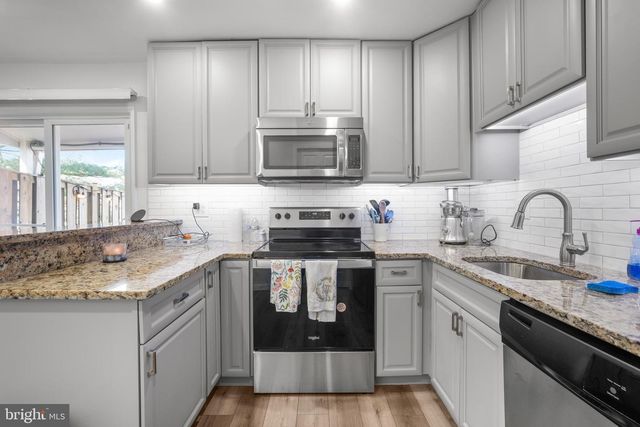 133 N BAYLOR DR, Sterling, VA 20164