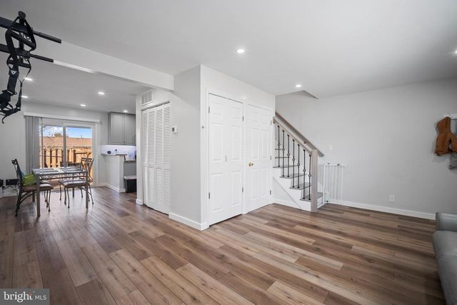 133 N BAYLOR DR, Sterling, VA 20164