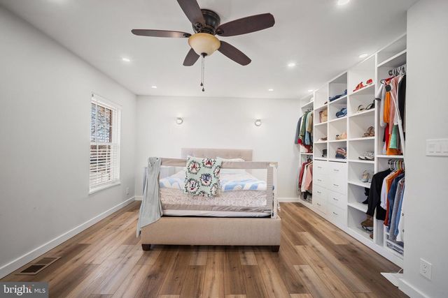 133 N BAYLOR DR, Sterling, VA 20164