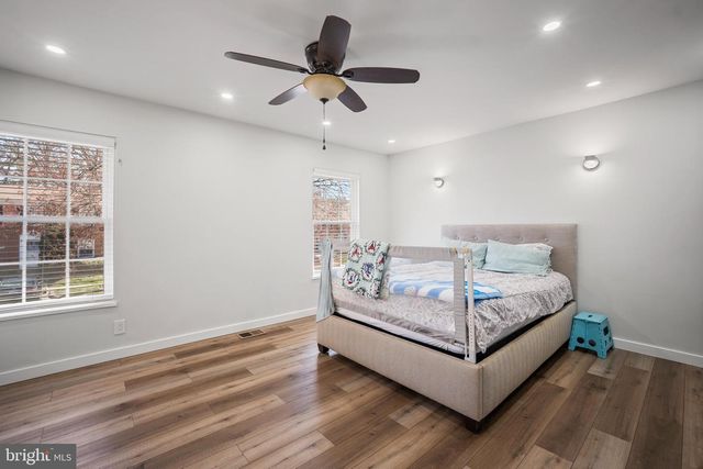 133 N BAYLOR DR, Sterling, VA 20164