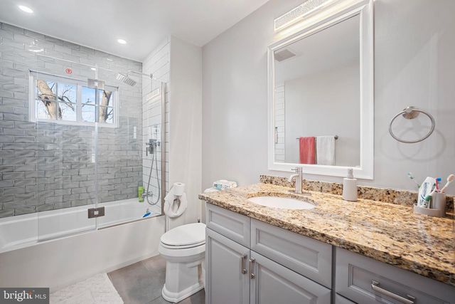 133 N BAYLOR DR, Sterling, VA 20164