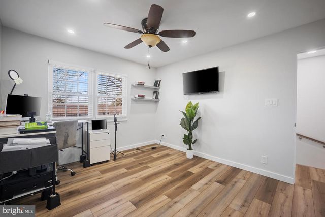 133 N BAYLOR DR, Sterling, VA 20164