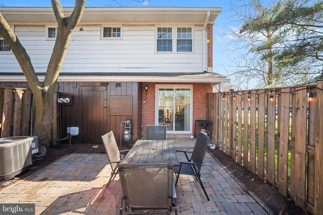 133 N BAYLOR DR, Sterling, VA 20164