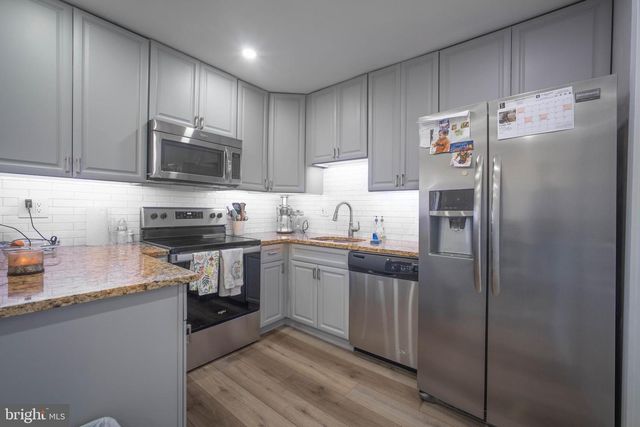 133 N BAYLOR DR, Sterling, VA 20164