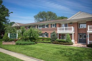 675 Conklin Street 11A, Farmingdale, NY 11735