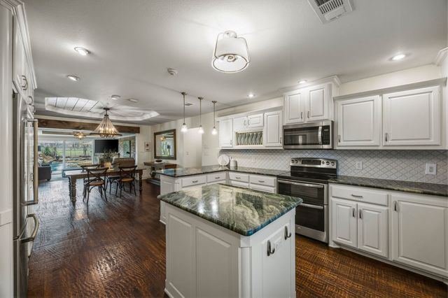 3 Meadowcreek Drive, Melissa, TX 75454