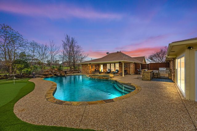 3 Meadowcreek Drive, Melissa, TX 75454