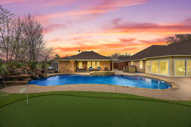 3 Meadowcreek Drive, Melissa, TX 75454