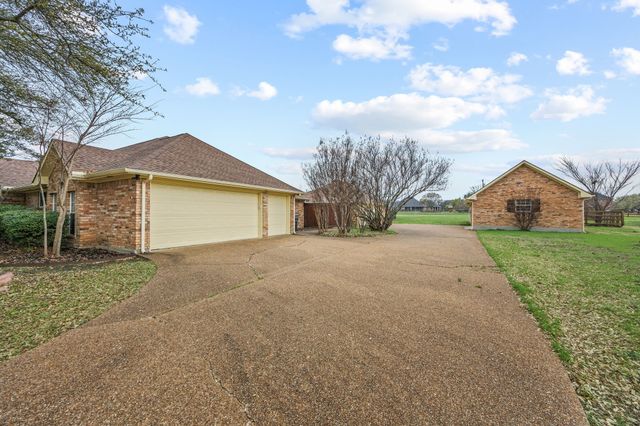 3 Meadowcreek Drive, Melissa, TX 75454