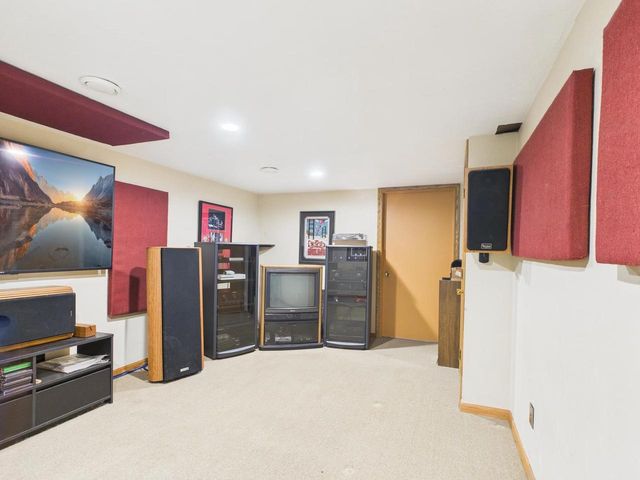 1205 S TAYLOR STREET, Green Bay, WI 54304