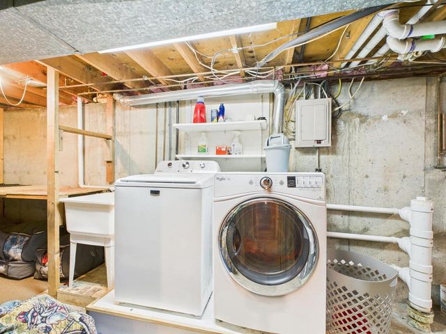 1205 S TAYLOR STREET, Green Bay, WI 54304