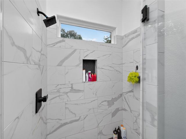 108 W Keomuku LN, Bastrop, TX 78602