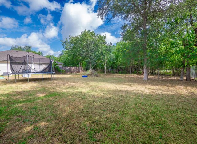 108 W Keomuku LN, Bastrop, TX 78602