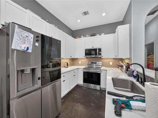 108 W Keomuku LN, Bastrop, TX 78602