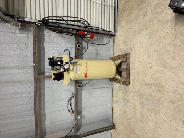 779 County Road 329, Granger, TX 76530