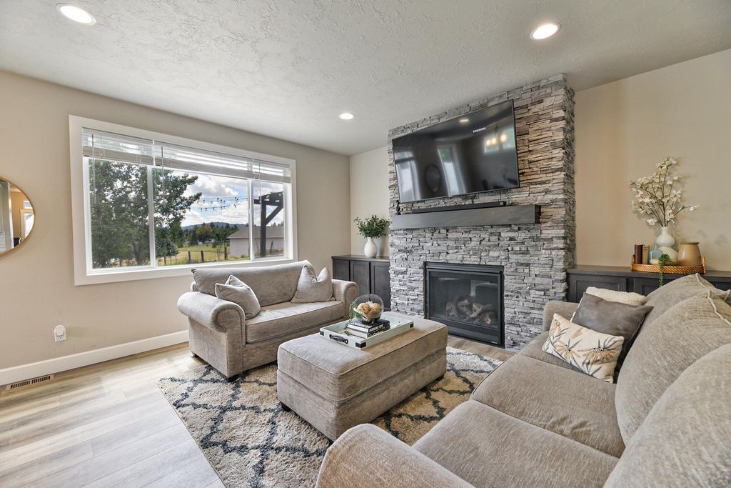 2648 S Fairmont Estates Dr, Greenacres, WA 99016 photo 3