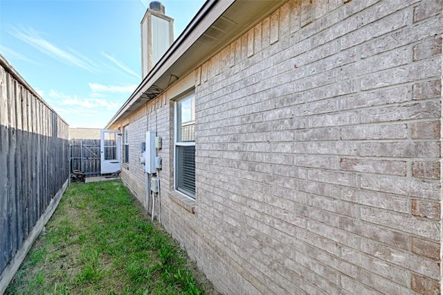 4524 Brimstone Drive, Fort Worth, TX 76244