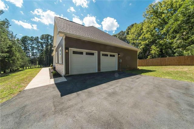 10265 N NC Highway 150, Clemmons, NC 27012