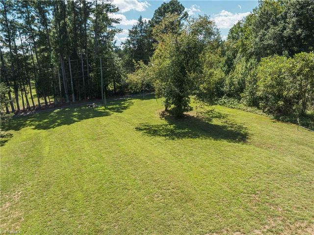 10265 N NC Highway 150, Clemmons, NC 27012