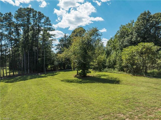 10265 N NC Highway 150, Clemmons, NC 27012