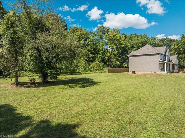 10265 N NC Highway 150, Clemmons, NC 27012
