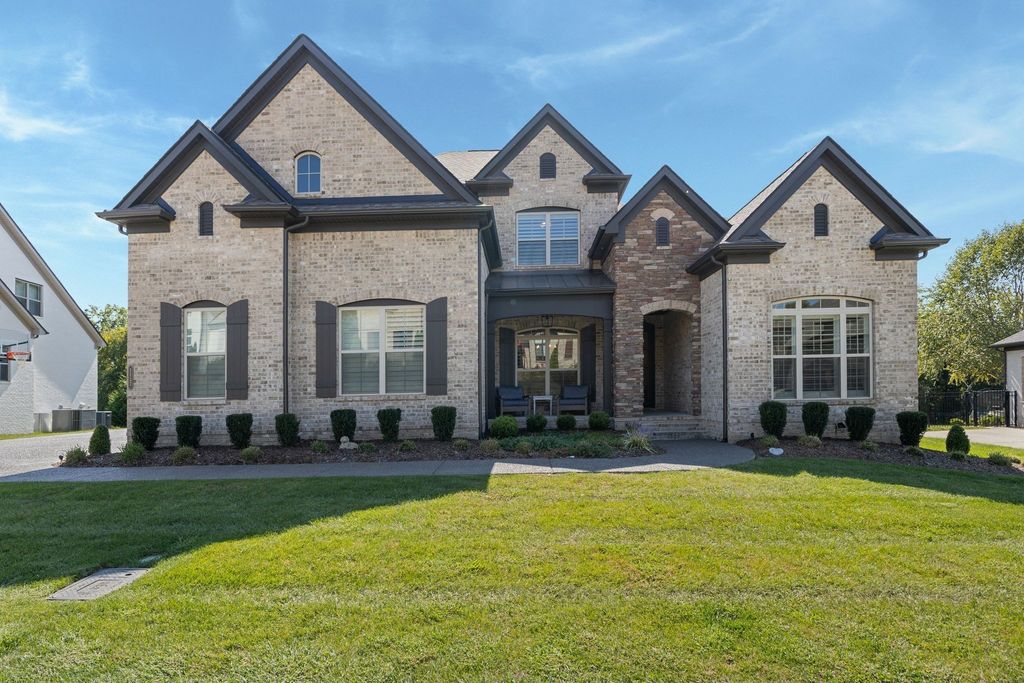 1137 McClellan Ln, Nolensville, TN 37135
