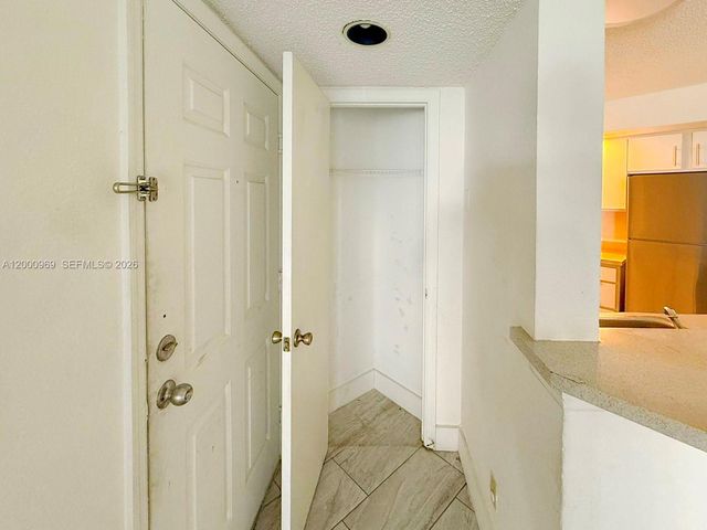 3440 N Pinewalk Dr N 518, Margate, FL 33063