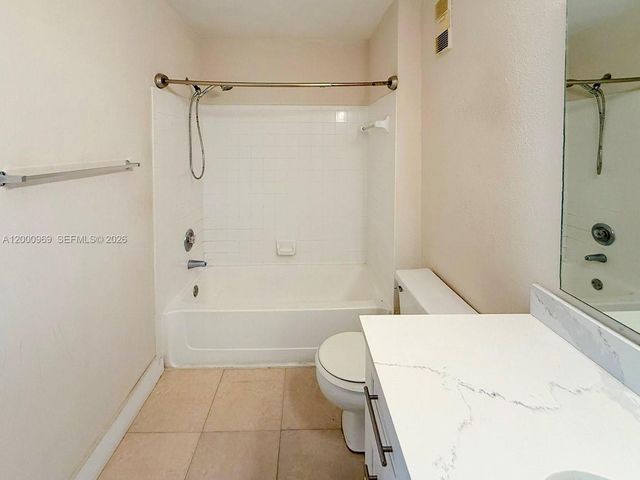 3440 N Pinewalk Dr N 518, Margate, FL 33063